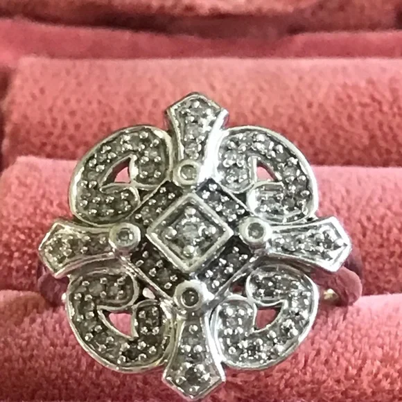 Gorgeous sterling diamond ring - Picture 12 of 16